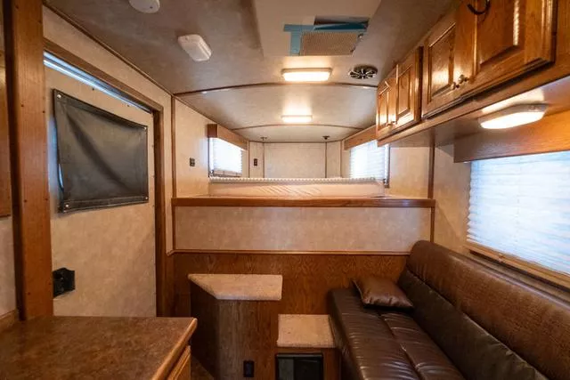 used Horse Trailers Platinum Coach  for sale, in Seguin, TX Thumbnail 11