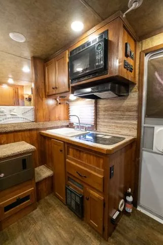 used Horse Trailers Lakota  for sale, in Seguin, TX Thumbnail 28