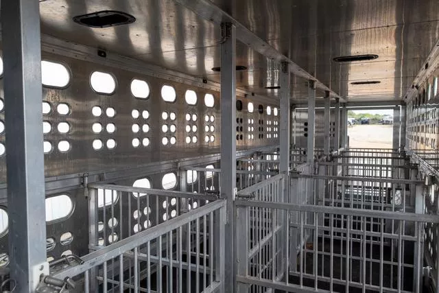 used Horse Trailers EBY  for sale, in Seguin, TX Thumbnail 17