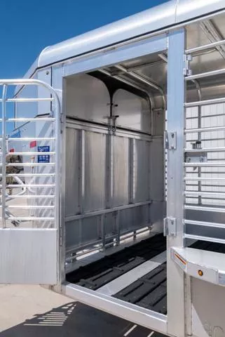 new Stock / Stock Combo Trailers Gooseneck  for sale, in Seguin, TX Thumbnail 8