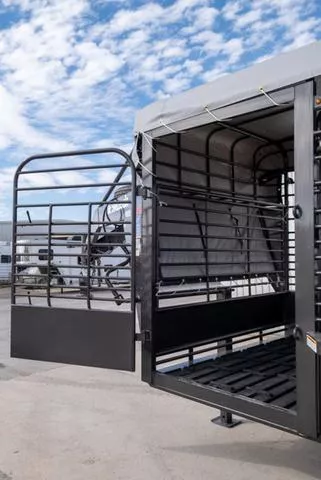 new Stock / Stock Combo Trailers Gooseneck  for sale, in Seguin, TX Thumbnail 7