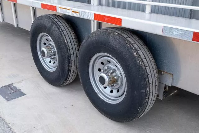 used Stock / Stock Combo Trailers Gooseneck  for sale, in Seguin, TX Thumbnail 19