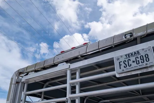 used Stock / Stock Combo Trailers W-W Trailer  for sale, in Seguin, TX Thumbnail 15