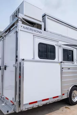 2025 Merhow Trailers 4 Horse Summit Side Load Living Quarters Trailer ...