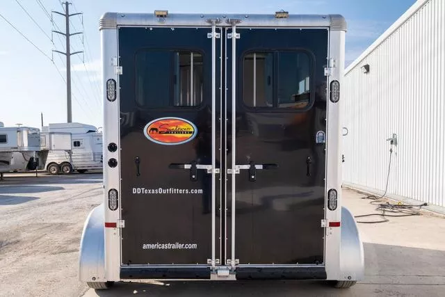 used Horse Trailers Sundowner Trailers  for sale, in Seguin, TX Thumbnail 9