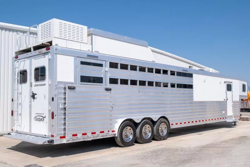 used Horse Trailers Elite Trailers  for sale, in Seguin, TX Thumbnail 3