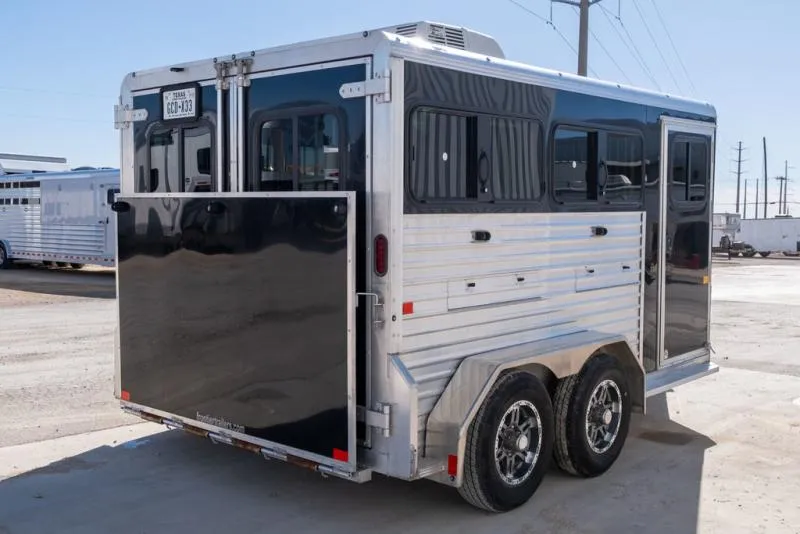 used Horse Trailers Frontier Trailers  for sale, in Seguin, TX Thumbnail 4