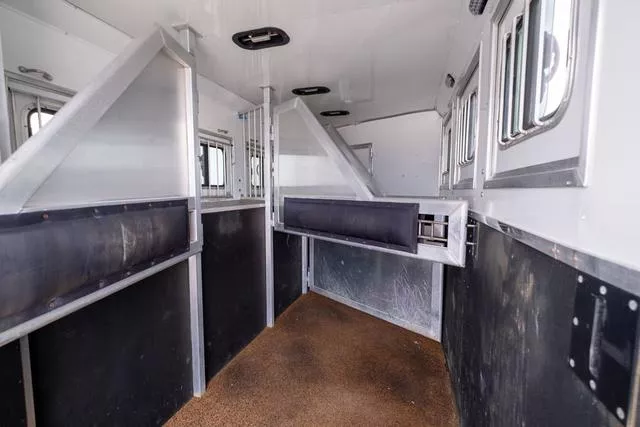 used Horse Trailers Lakota  for sale, in Seguin, TX Thumbnail 14