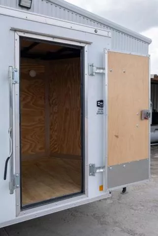 used Cargo (Enclosed) Trailers Continental Cargo  for sale, in Seguin, TX Thumbnail 6
