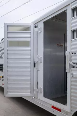 used Horse Trailers Lakota  for sale, in Seguin, TX Thumbnail 11