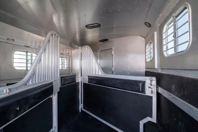 used Horse Trailers 4-Star Trailers  for sale, in Seguin, TX Thumbnail 17