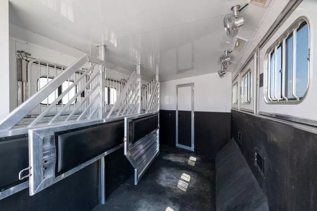 used Horse Trailers Cimarron Trailers  for sale, in Seguin, TX Thumbnail 35