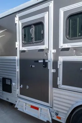 used Horse Trailers Lakota  for sale, in Seguin, TX Thumbnail 13