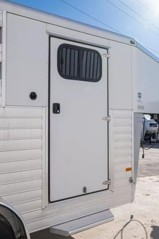 used Horse Trailers Sundowner Trailers  for sale, in Seguin, TX Thumbnail 7