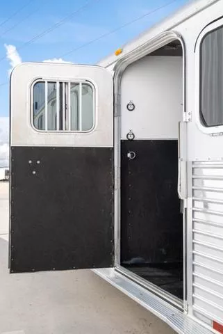 used Horse Trailers Featherlite  for sale, in Seguin, TX Thumbnail 24