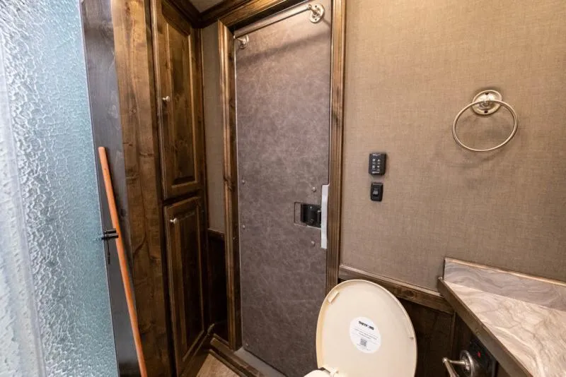 used Horse Trailers Elite Trailers  for sale, in Seguin, TX Thumbnail 12