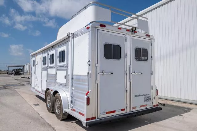 used Horse Trailers Platinum Coach  for sale, in Seguin, TX Thumbnail 3