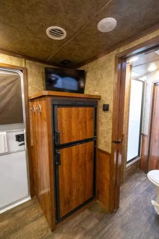 used Horse Trailers Lakota  for sale, in Seguin, TX Thumbnail 25