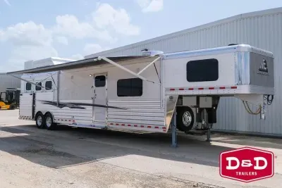 2027 Elite Trailers 3 Horse Side Load 17Ft SW Living Quarters Trailer