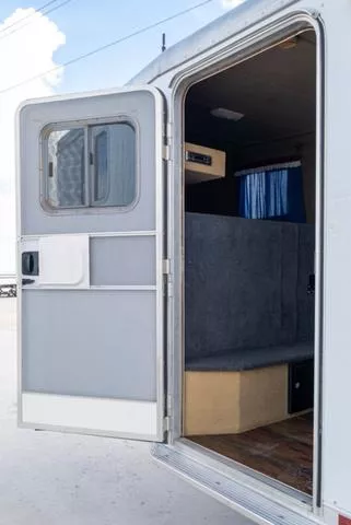 used Horse Trailers Featherlite  for sale, in Seguin, TX Thumbnail 7