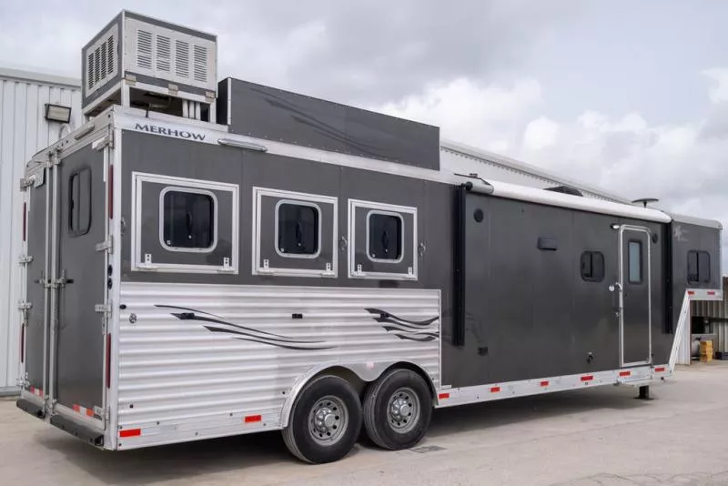 used Horse Trailers Merhow Trailers  for sale, in Seguin, TX Thumbnail 3