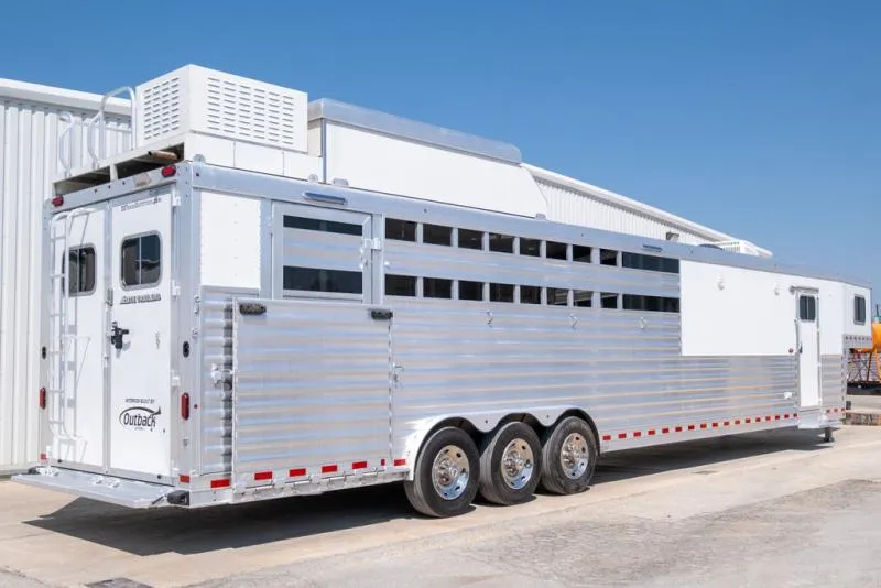 used Horse Trailers Elite Trailers  for sale, in Seguin, TX Thumbnail 3