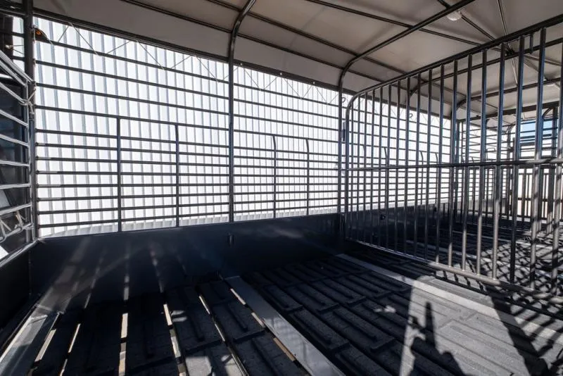 new Stock / Stock Combo Trailers Gooseneck  for sale, in Seguin, TX Thumbnail 8