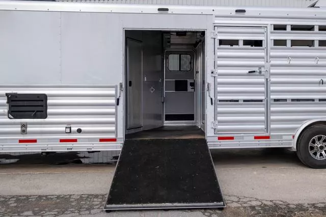 used Horse Trailers Exiss Trailers  for sale, in Seguin, TX Thumbnail 8
