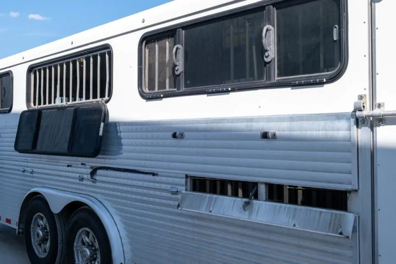 used Horse Trailers Sundowner Trailers  for sale, in Seguin, TX Thumbnail 13