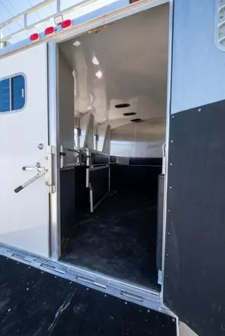 used Horse Trailers 4-Star Trailers  for sale, in Seguin, TX Thumbnail 11
