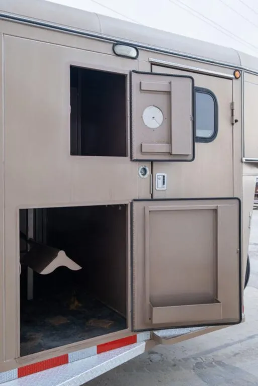 used Horse Trailers CM Trailers  for sale, in Seguin, TX Thumbnail 11