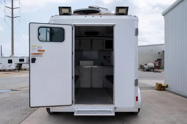 used Office / Fiber Optic Trailers Sundowner Trailers  for sale, in Seguin, TX Thumbnail 9