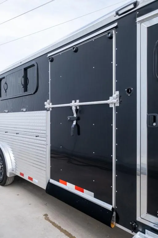 new Horse Trailers Sundowner Trailers  for sale, in Seguin, TX Thumbnail 12