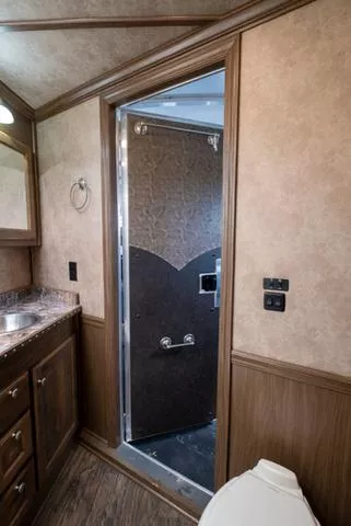 used Horse Trailers Elite Trailers  for sale, in Seguin, TX Thumbnail 29