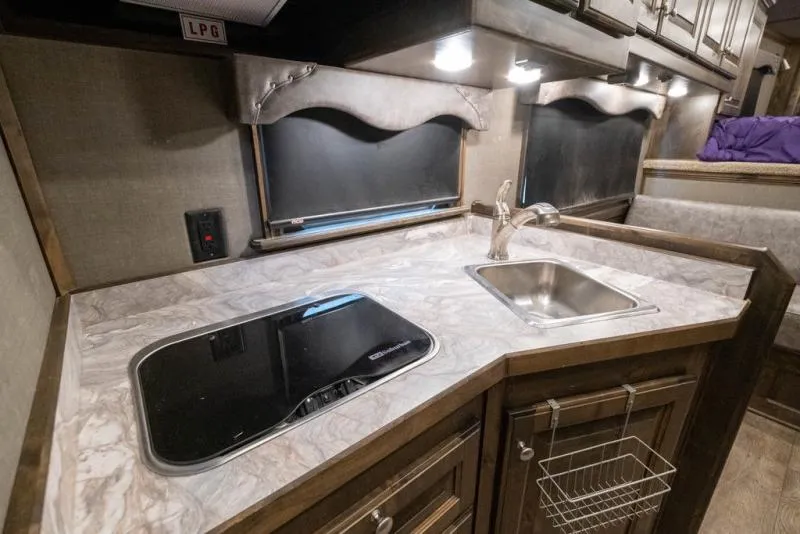 used Horse Trailers Elite Trailers  for sale, in Seguin, TX Thumbnail 11