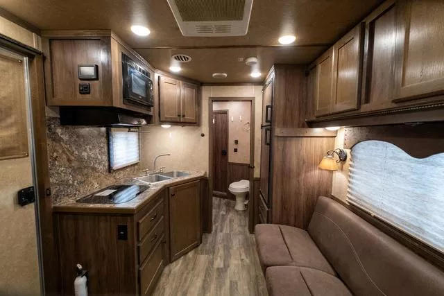 used Horse Trailers Lakota  for sale, in Seguin, TX Thumbnail 28