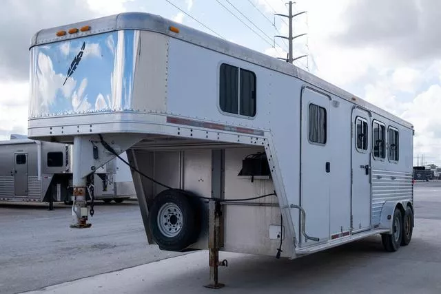 used Horse Trailers Featherlite  for sale, in Seguin, TX Thumbnail 5
