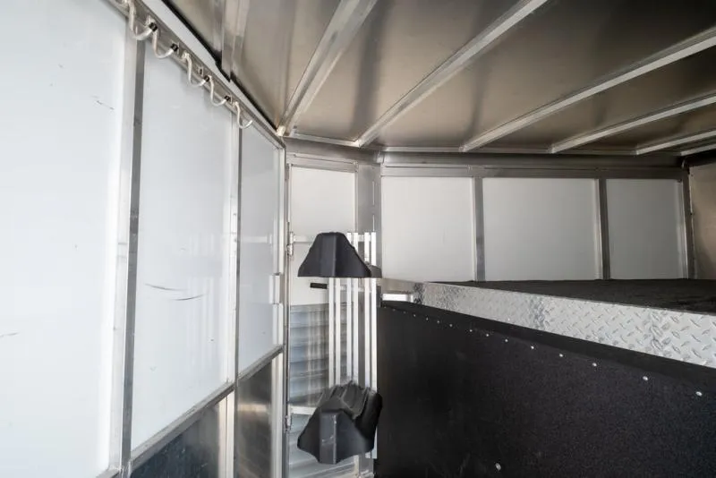 used Horse Trailers Sundowner Trailers  for sale, in Seguin, TX Thumbnail 9