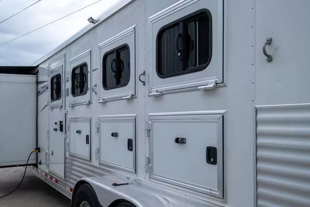 used Horse Trailers Lakota  for sale, in Seguin, TX Thumbnail 5