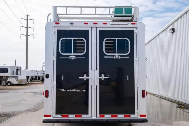 used Horse Trailers Elite Trailers  for sale, in Seguin, TX Thumbnail 12