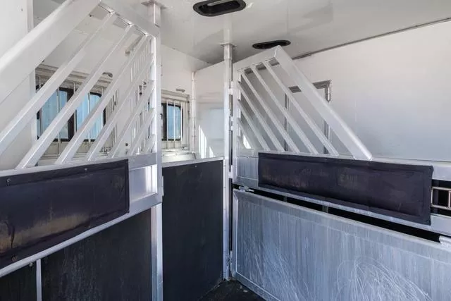 used Horse Trailers Lakota  for sale, in Seguin, TX Thumbnail 11