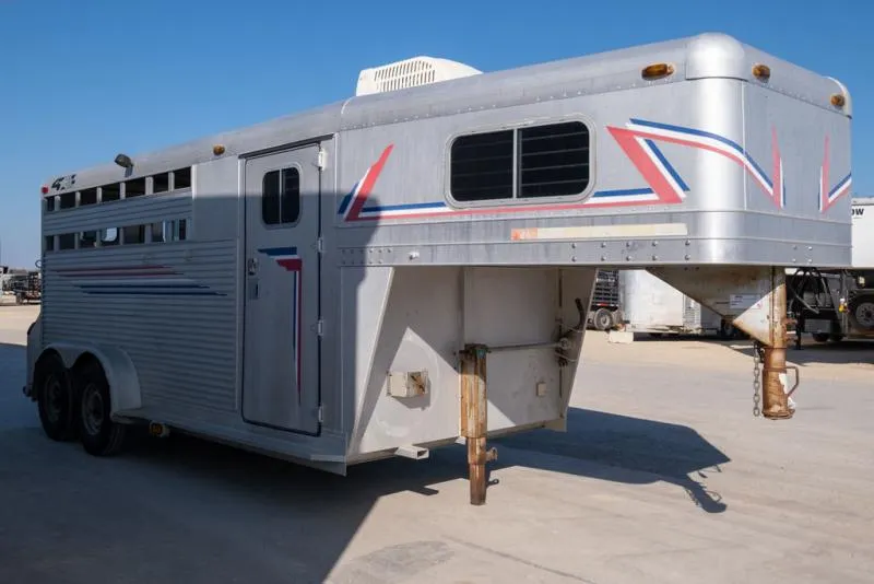 used Horse Trailers 4-Star Trailers  for sale, in Seguin, TX Thumbnail 5