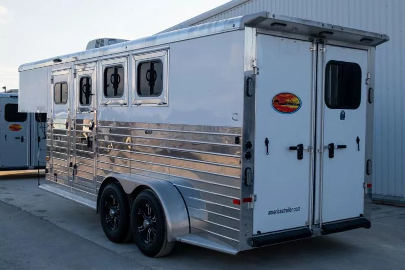 used Horse Trailers Sundowner Trailers  for sale, in Seguin, TX Thumbnail 3