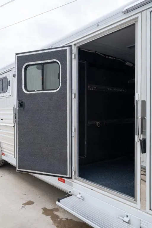 used Horse Trailers Cimarron Trailers  for sale, in Seguin, TX Thumbnail 13