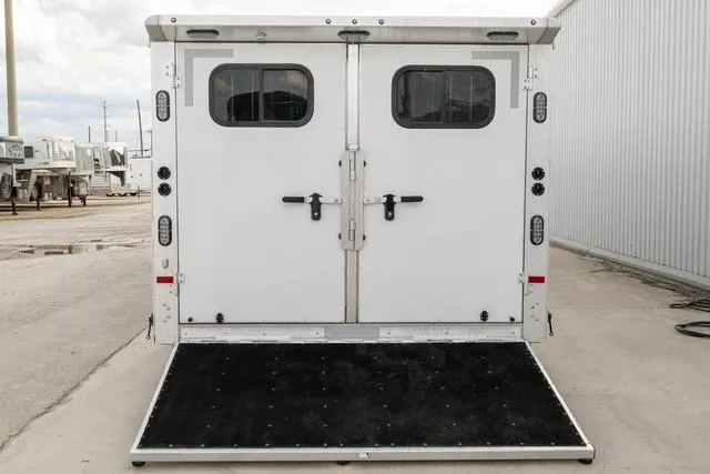 used Horse Trailers Sundowner Trailers  for sale, in Seguin, TX Thumbnail 18