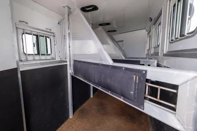 used Horse Trailers Lakota  for sale, in Seguin, TX Thumbnail 12