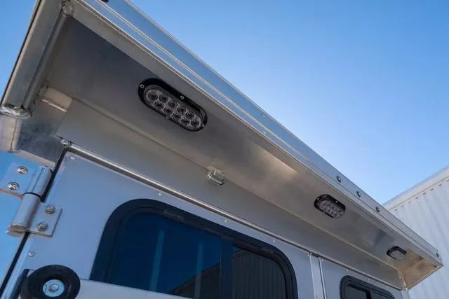 used Horse Trailers Sundowner Trailers  for sale, in Seguin, TX Thumbnail 22