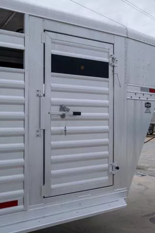 used Stock / Stock Combo Trailers Featherlite  for sale, in Seguin, TX Thumbnail 6