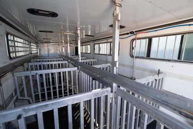 used Horse Trailers Sundowner Trailers  for sale, in Seguin, TX Thumbnail 21