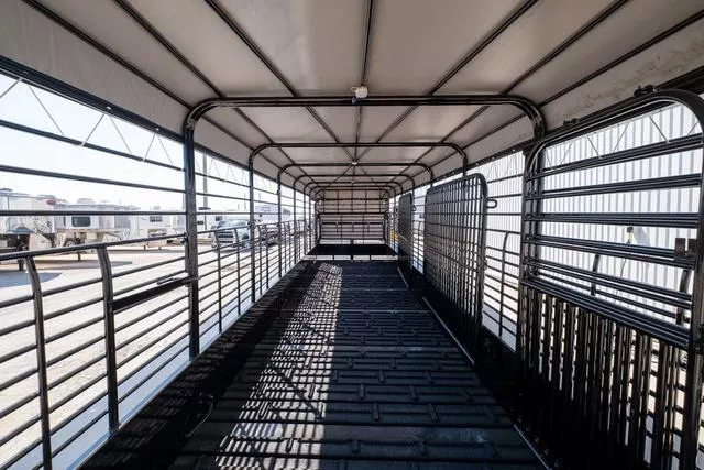 new Stock / Stock Combo Trailers Gooseneck  for sale, in Seguin, TX Thumbnail 17